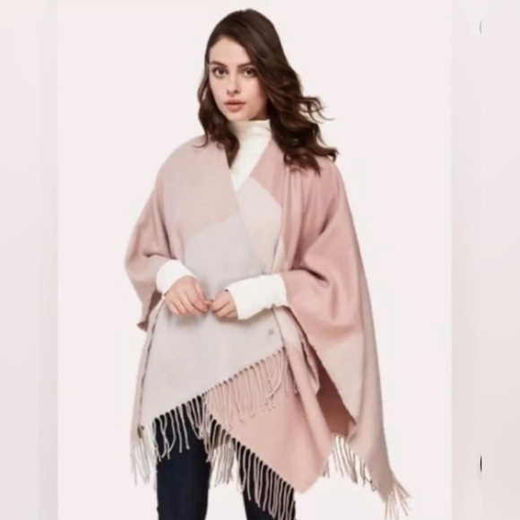 NWT Soia & Kyo - Light Pink & Cream Colorblocked Open Poncho W/ Scarf Hem OS - Picture 1 of 9